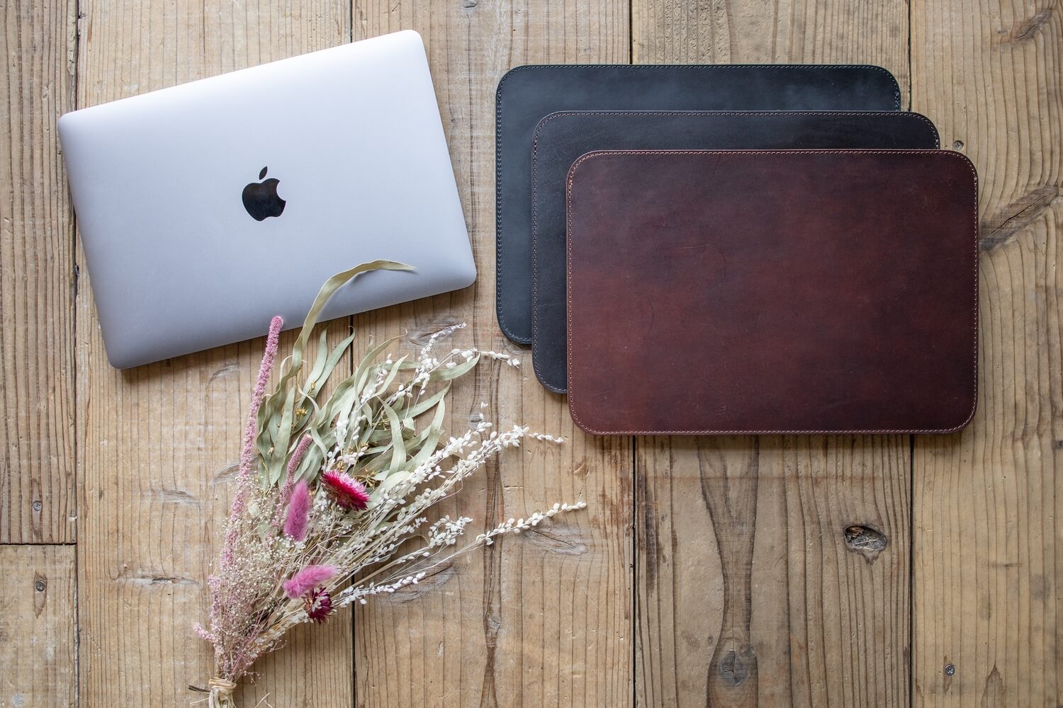 そこに、ぼくらの主張はいらない。ミニマル思考で作ったMacBookケース ...